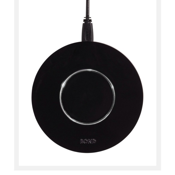 Black Wireless Charging Pad. New never use.Do not have original box